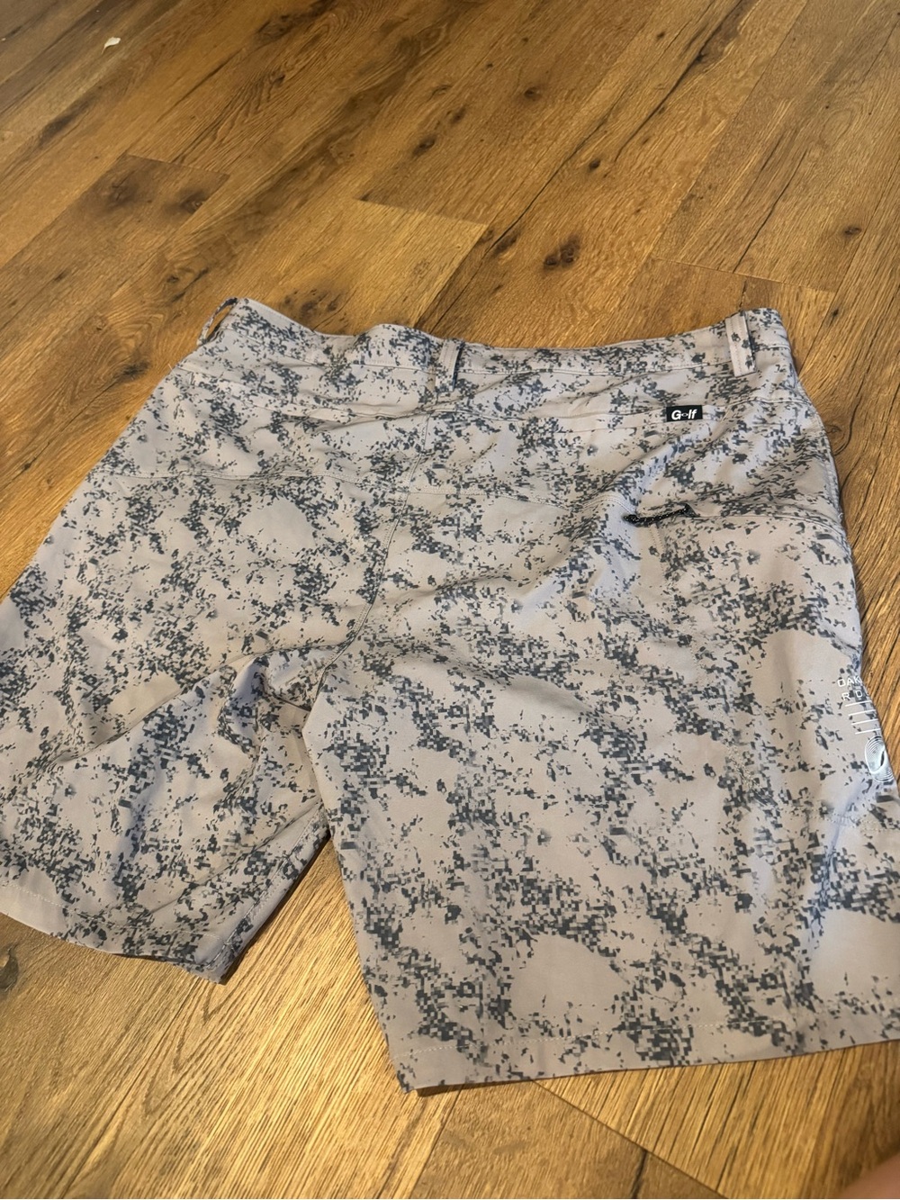 Oakley G/Fore Men's Gray Digital Camo Golf Shorts